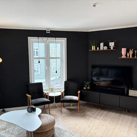 Retreat With Free Parking Leilighet Ålesund
